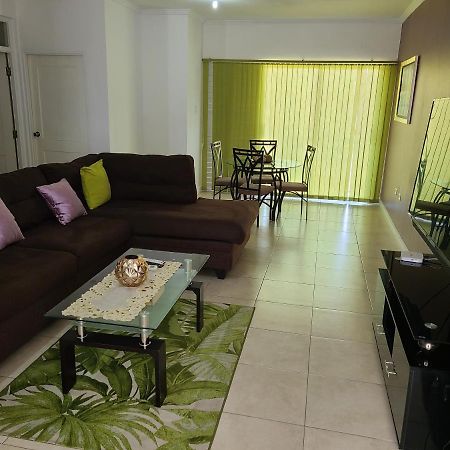 New Kingston Luxurious Secure Condo Exteriör bild