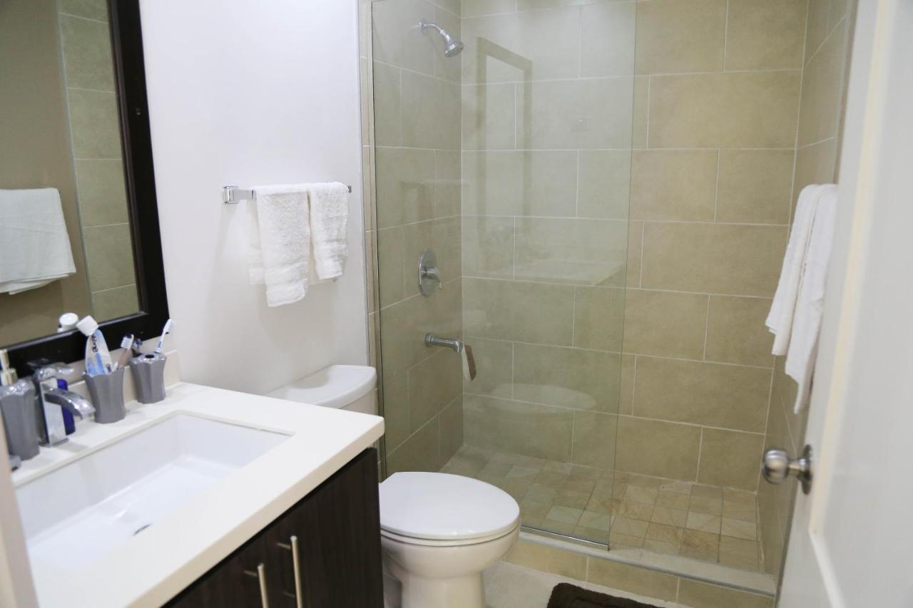 New Kingston Luxurious Secure Condo Exteriör bild